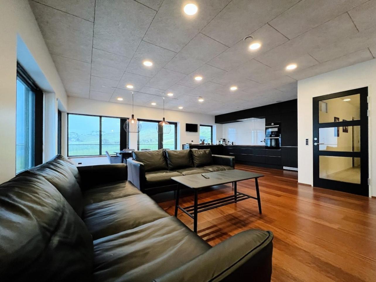 Stunning Ocean View Penthouse Apartment Oravik ภายนอก รูปภาพ